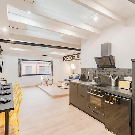 Unique 2-bedroom Loft In The Heart Of