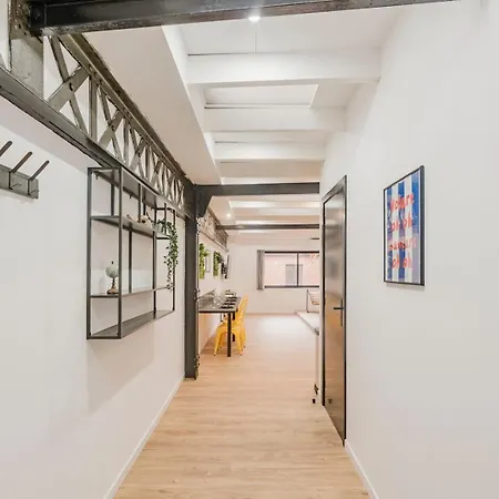 Unique 2-bedroom Loft In The Heart Of Apartman
