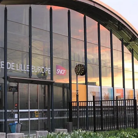 Unique 2-bedroom Loft In The Heart Of *